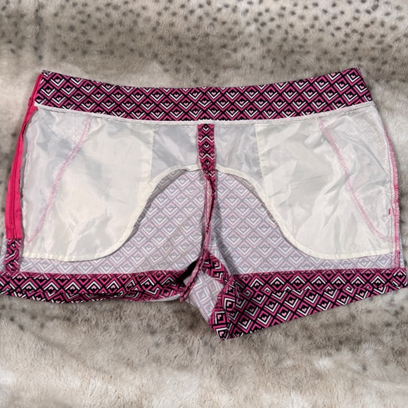 Express Black and Pink Geometric Patterned Women's Shorts, Side Zip - Size 8 - Picture 8 of 9